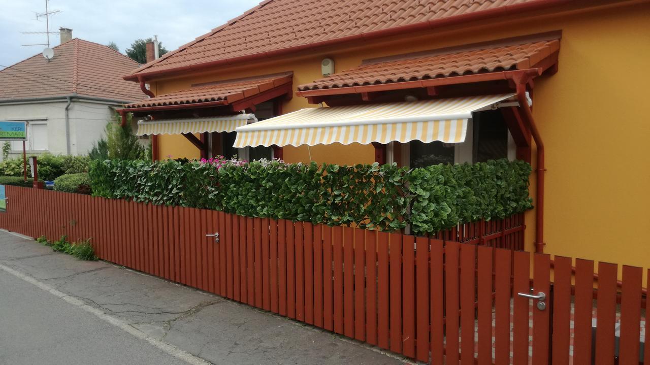 Kéri Vendégház Mosonmagyaróvár Kültér fotó